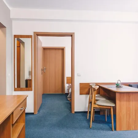 אתר נופש Solis Centrum Wellness I Rehabilitacja אוסטראון