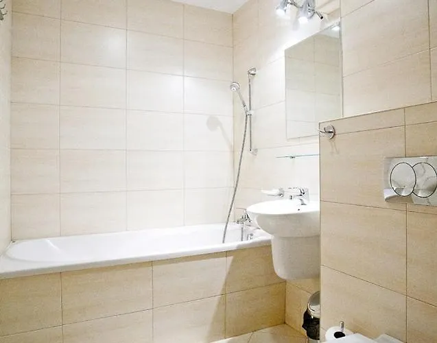 Solis Centrum Wellness I Rehabilitacja אוסטראון